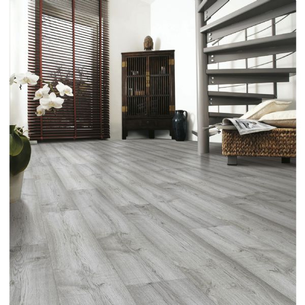 Dartmoor Oak 8mm Pack Size 2.22m² - Tile Depot -