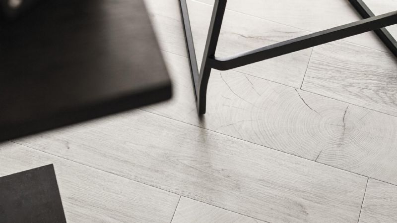 Fresco Snow Gloss 8mm Pack Size 2.20m² - Tile Depot -