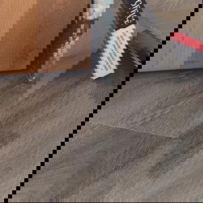 Oak Uptown Gloss 8mm Pack Size 2.20m² - Tile Depot -